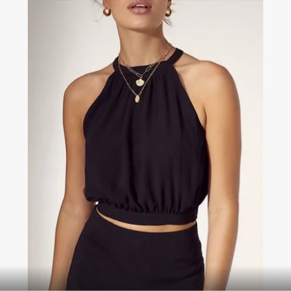 Size small Wilfred cadence crop top from Aritzia in black